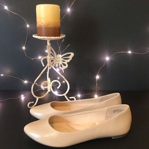 Kelly & Katie Light Tan Flats